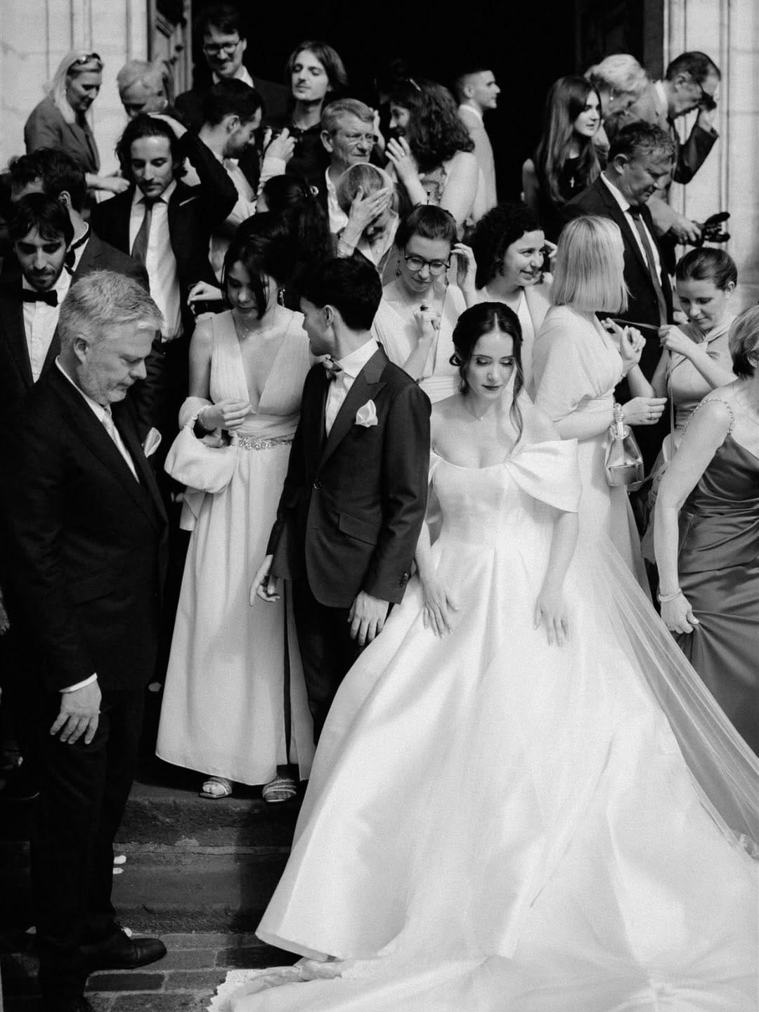 Post 4 by Paris, Loire Valley, Provence wedding photographer - Solène on Instagram (carousel)