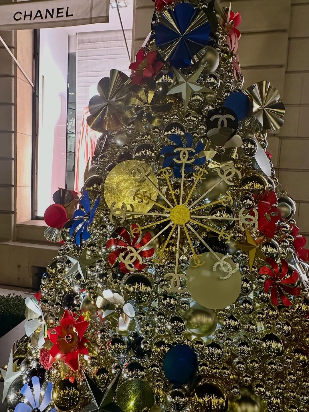 Post 9 by Florence on Instagram (carousel)