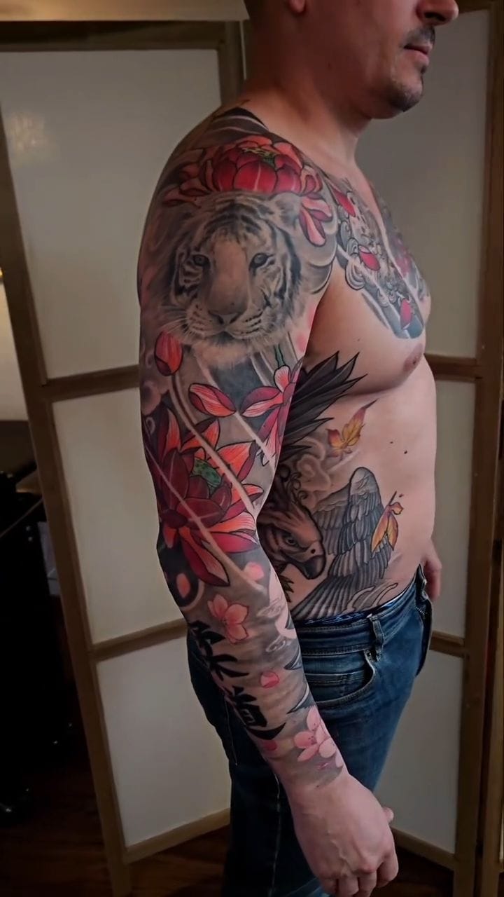 Post 6 by Louis Lacourt on Instagram (video)