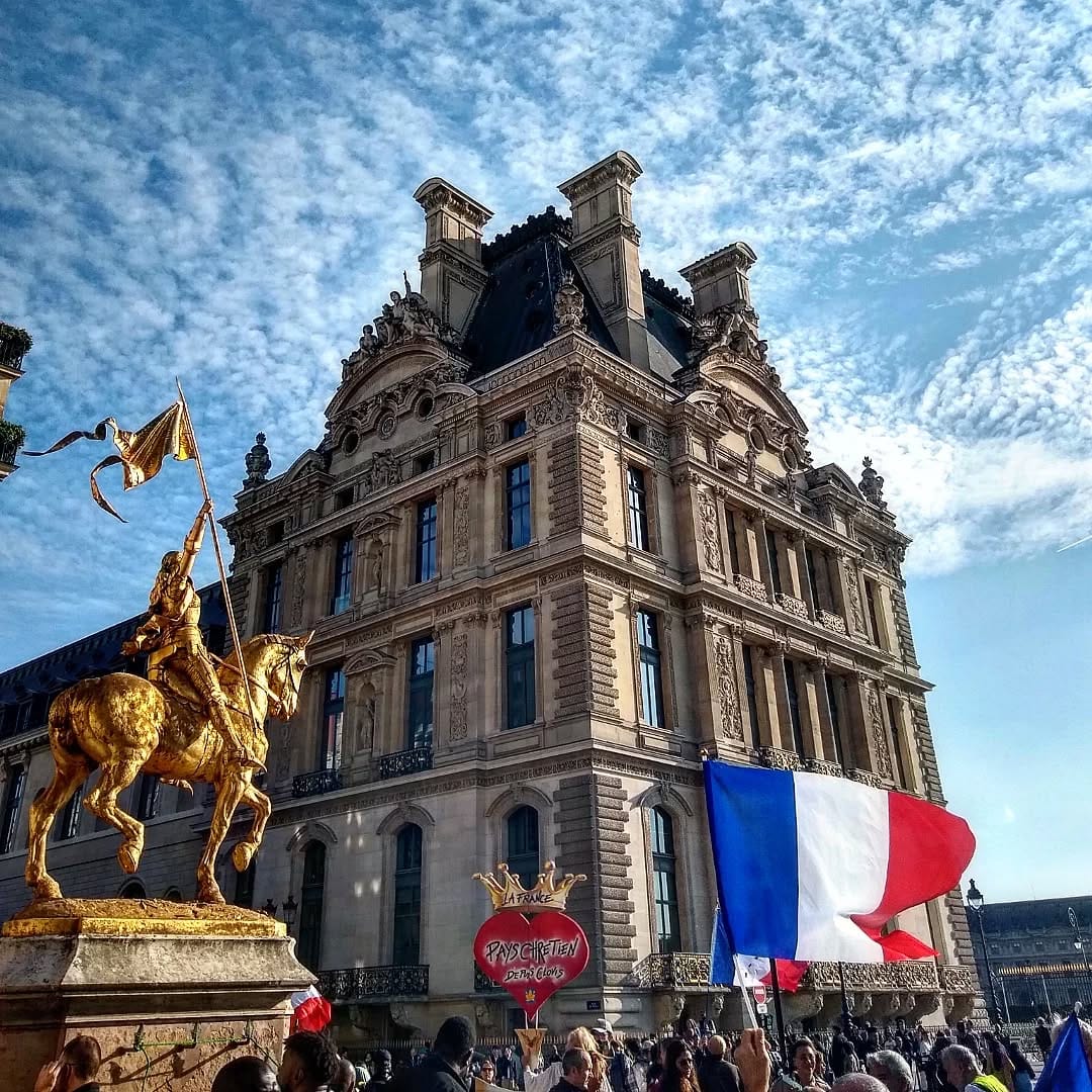 Post 10 by Nicolas / Paris 🇫🇷 on Instagram (carousel)