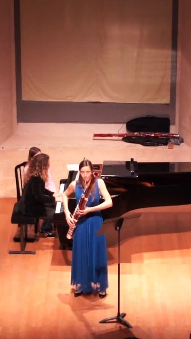 Post 6 by Lola Descours - Bassoon on Instagram (video)