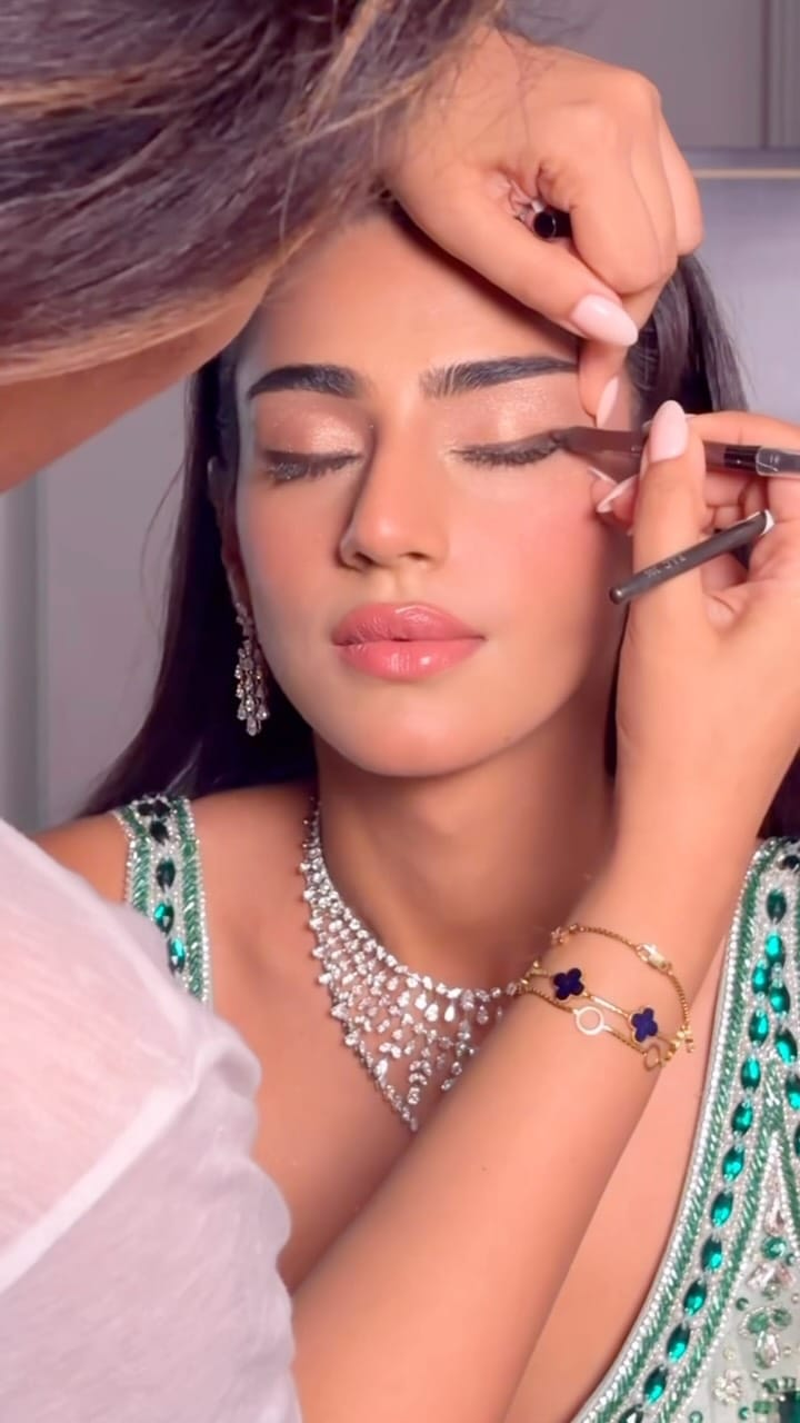Post 1 by Shrruti Saraff | Luxury Bridal Makeup Artist on Instagram (video)