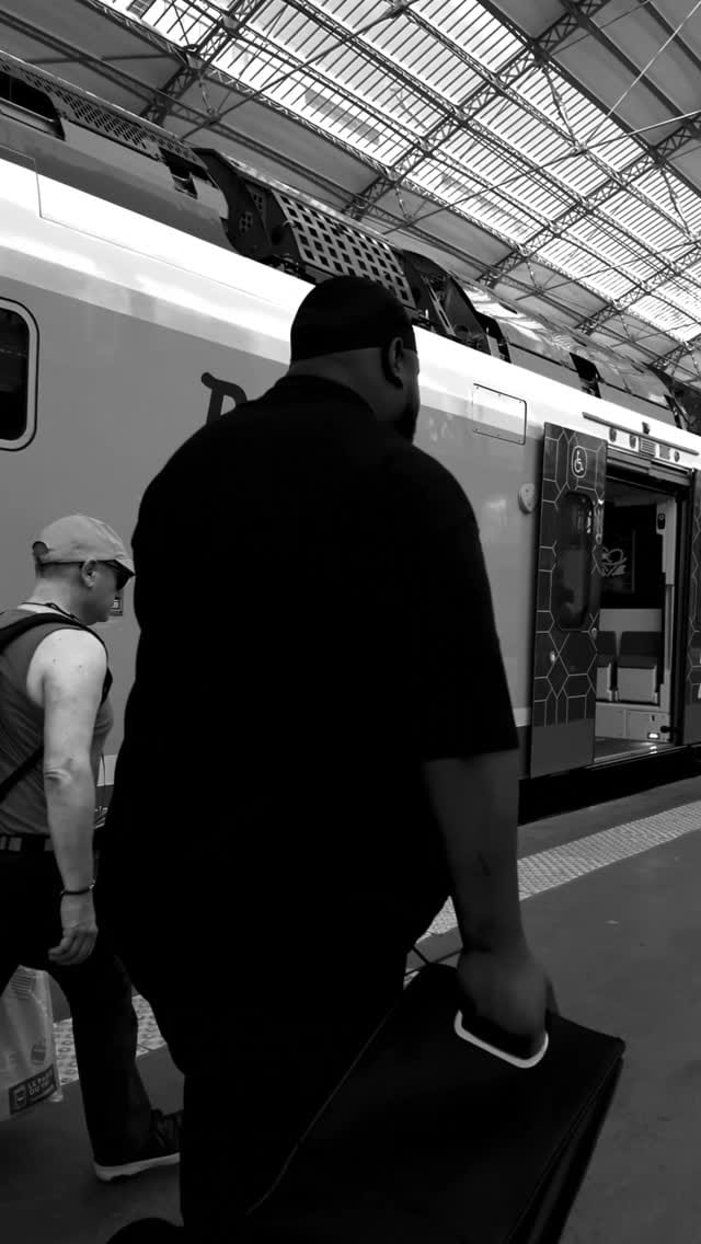 Post 8 by Ivan Paris | L B H ® on Instagram (video)