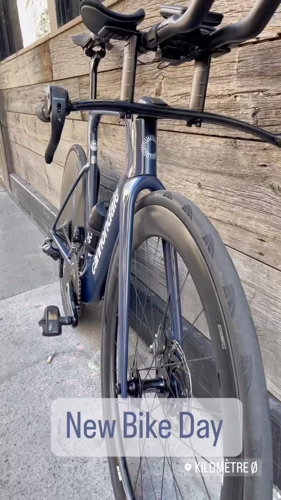 Post 10 by KilometreZero on Instagram (video)