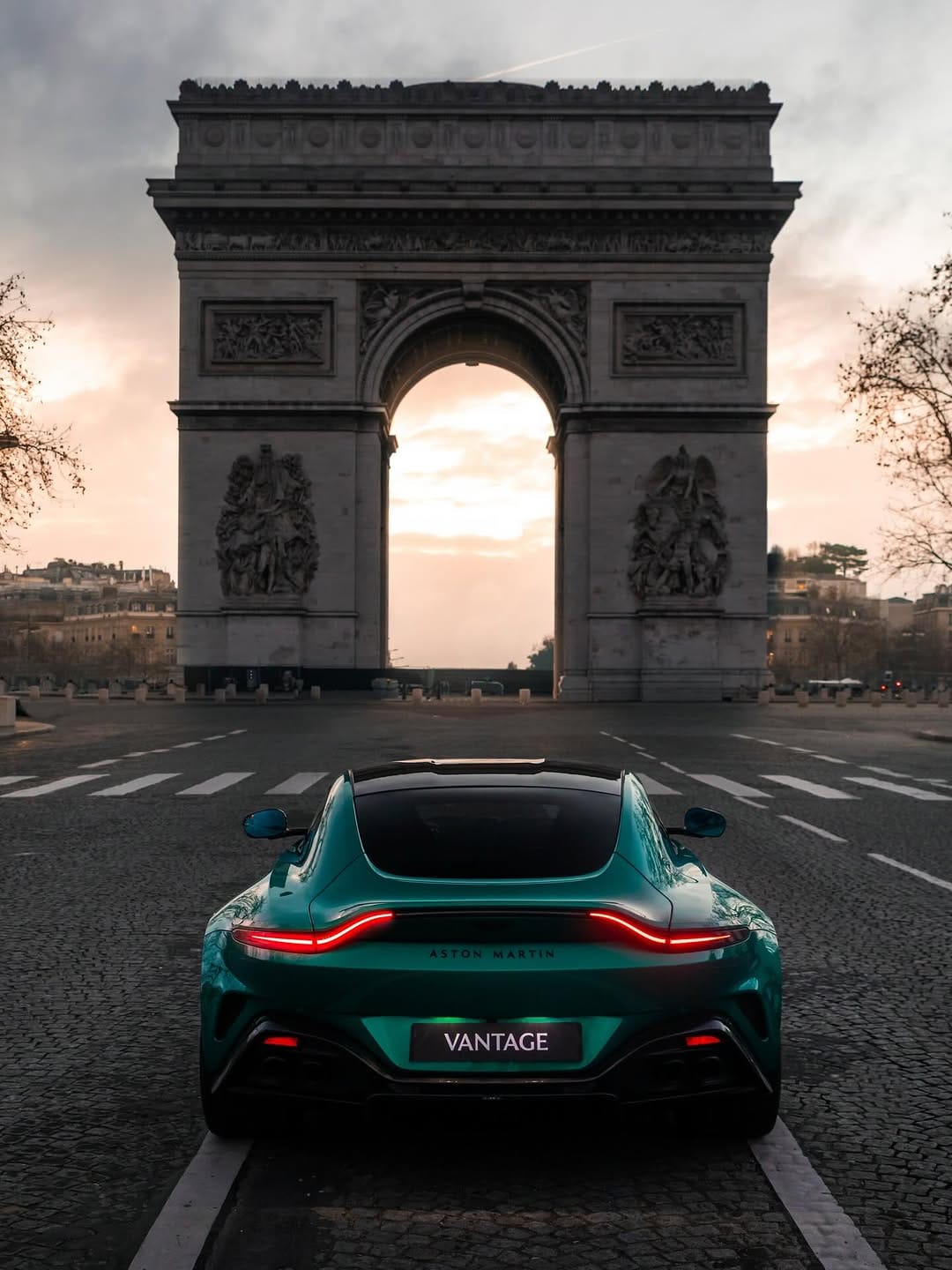 Post 10 by ASTON MARTIN PARIS on Instagram (image)
