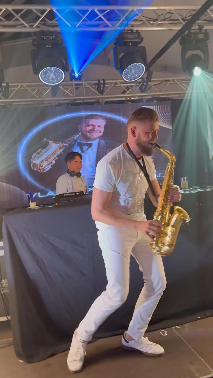 Post 9 by Vladi Sax | Mallorca Saxophonist on Instagram (video)