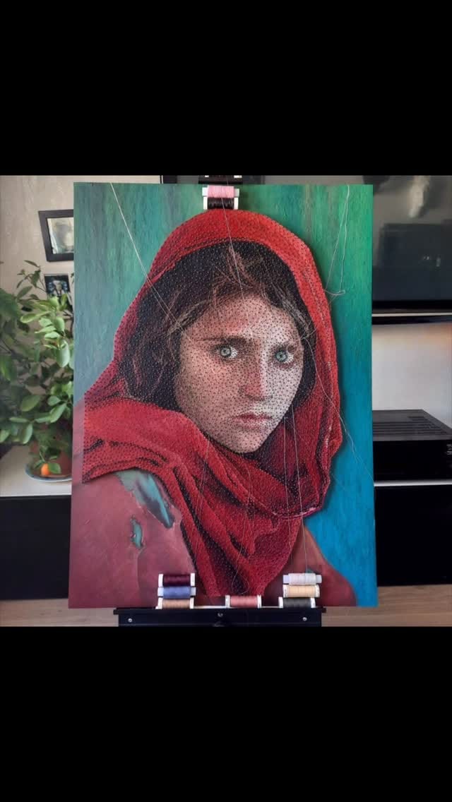 Post 4 by DemirStringArt on Instagram (video)