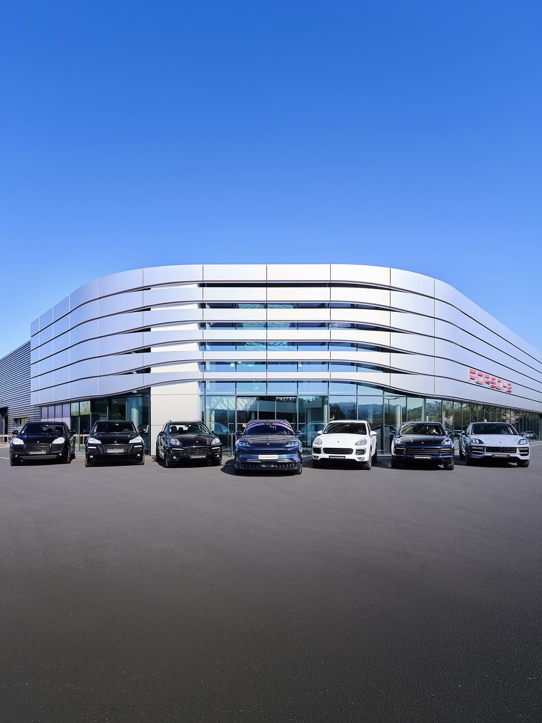Post 5 by Centres Porsche Paris on Instagram (carousel)