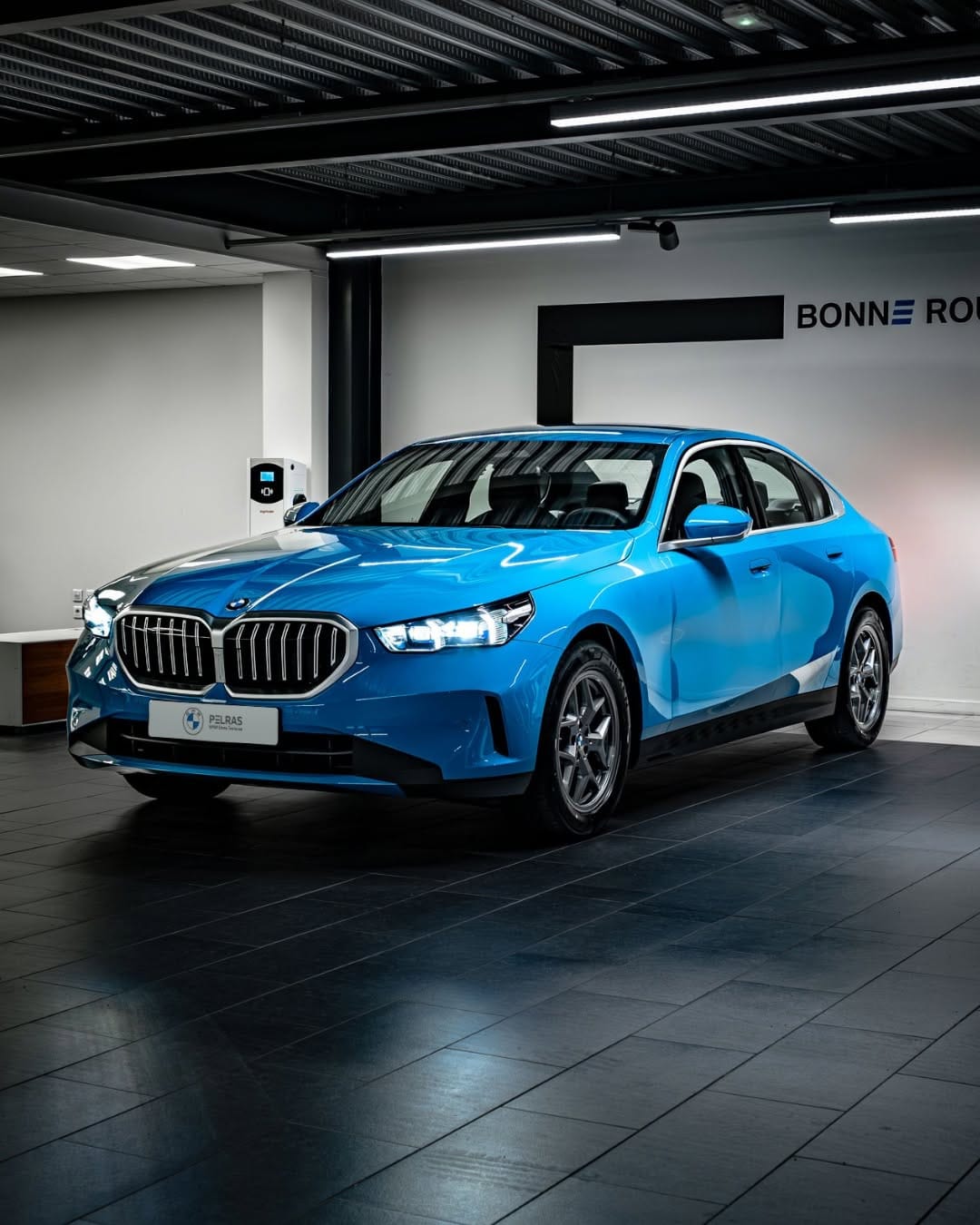 Post 9 by BMW PELRAS TOULOUSE on Instagram (carousel)