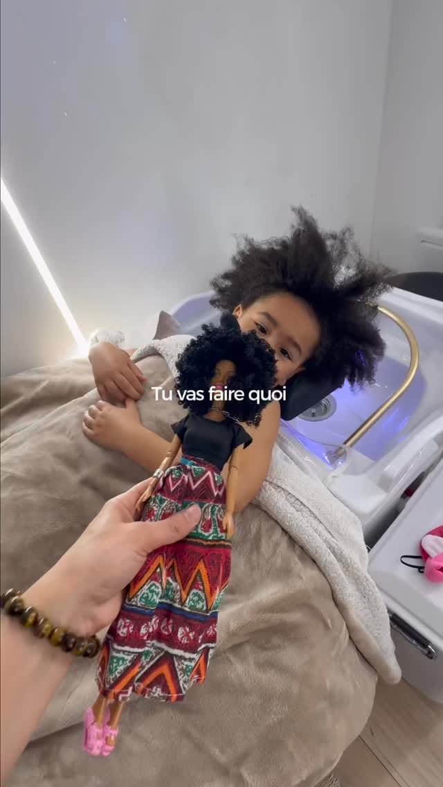 Post 8 by 1er HeadSpa & Curls inclusif de France 🇫🇷 💆🏽‍♀️ on Instagram (video)