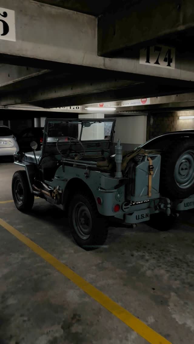 Post 3 by Jeep & Co. on Instagram (video)