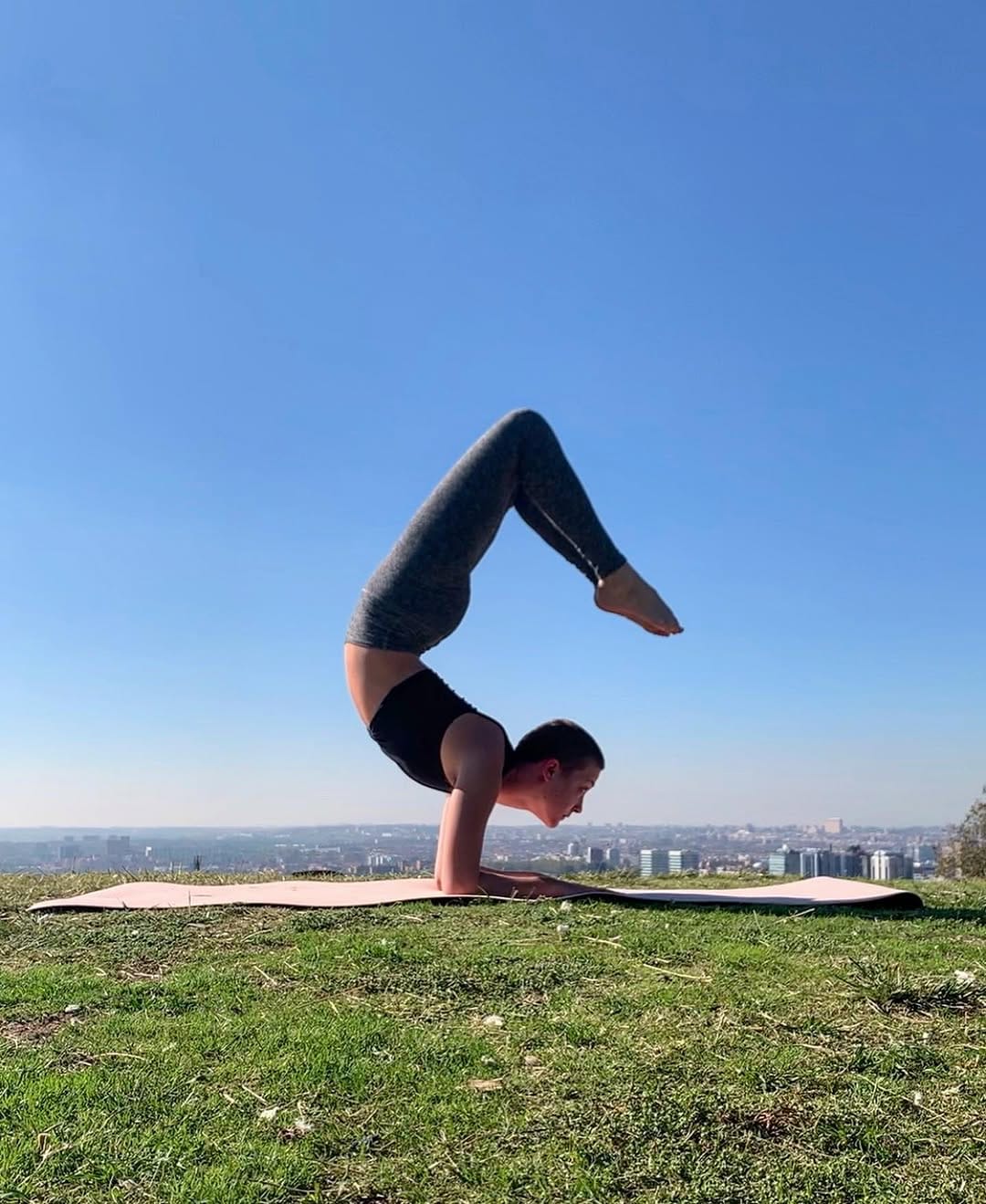 Post 5 by CEL ✨ YOGA & SELF LOVE on Instagram (carousel)