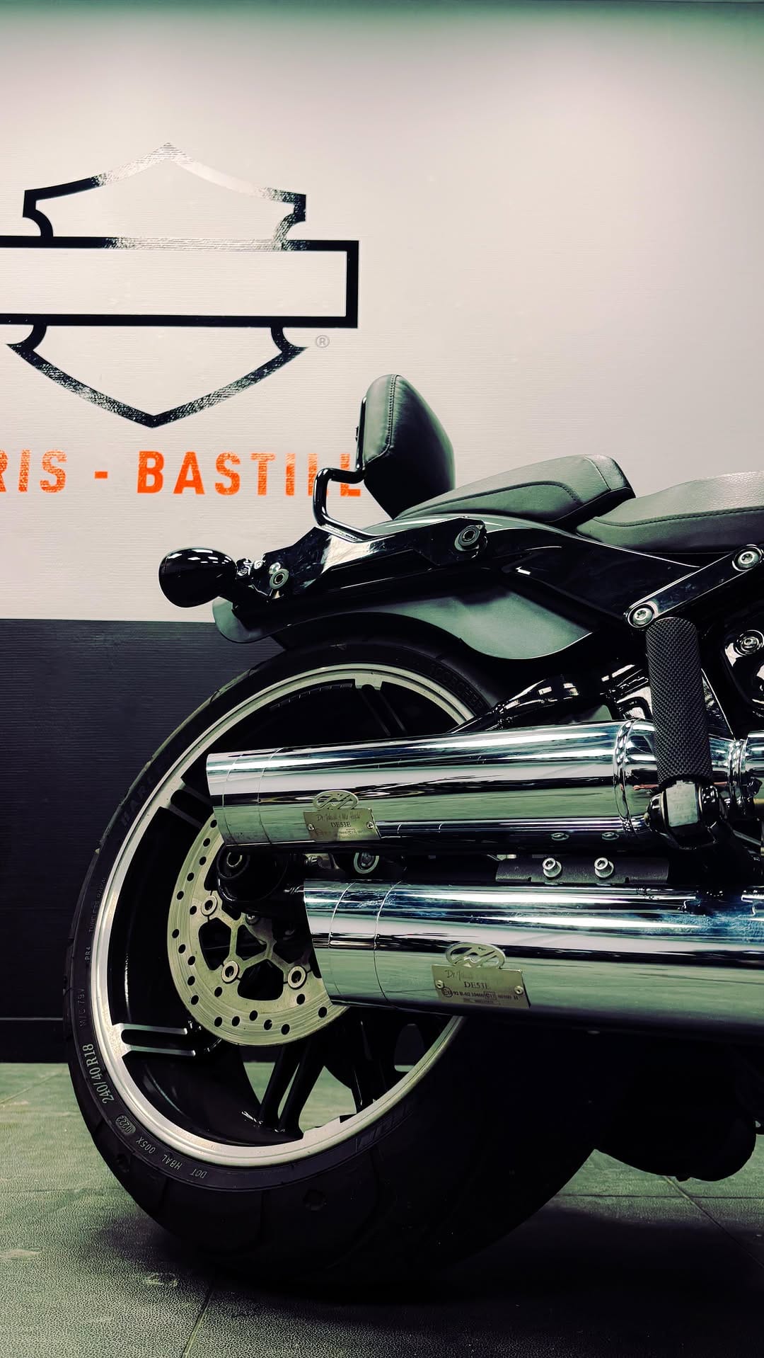 Post 10 by Harley-Davidson Paris Bastille on Instagram (video)