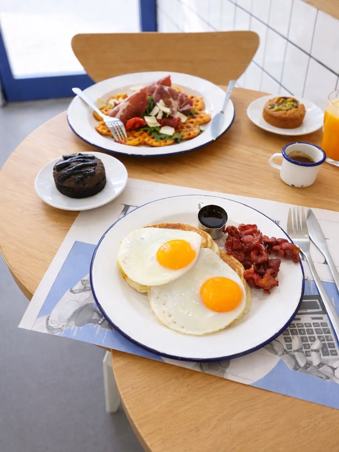 Post 8 by Café Mareva - Brunch lunch coffee 🧇🥑🍳🥓 on Instagram (image)