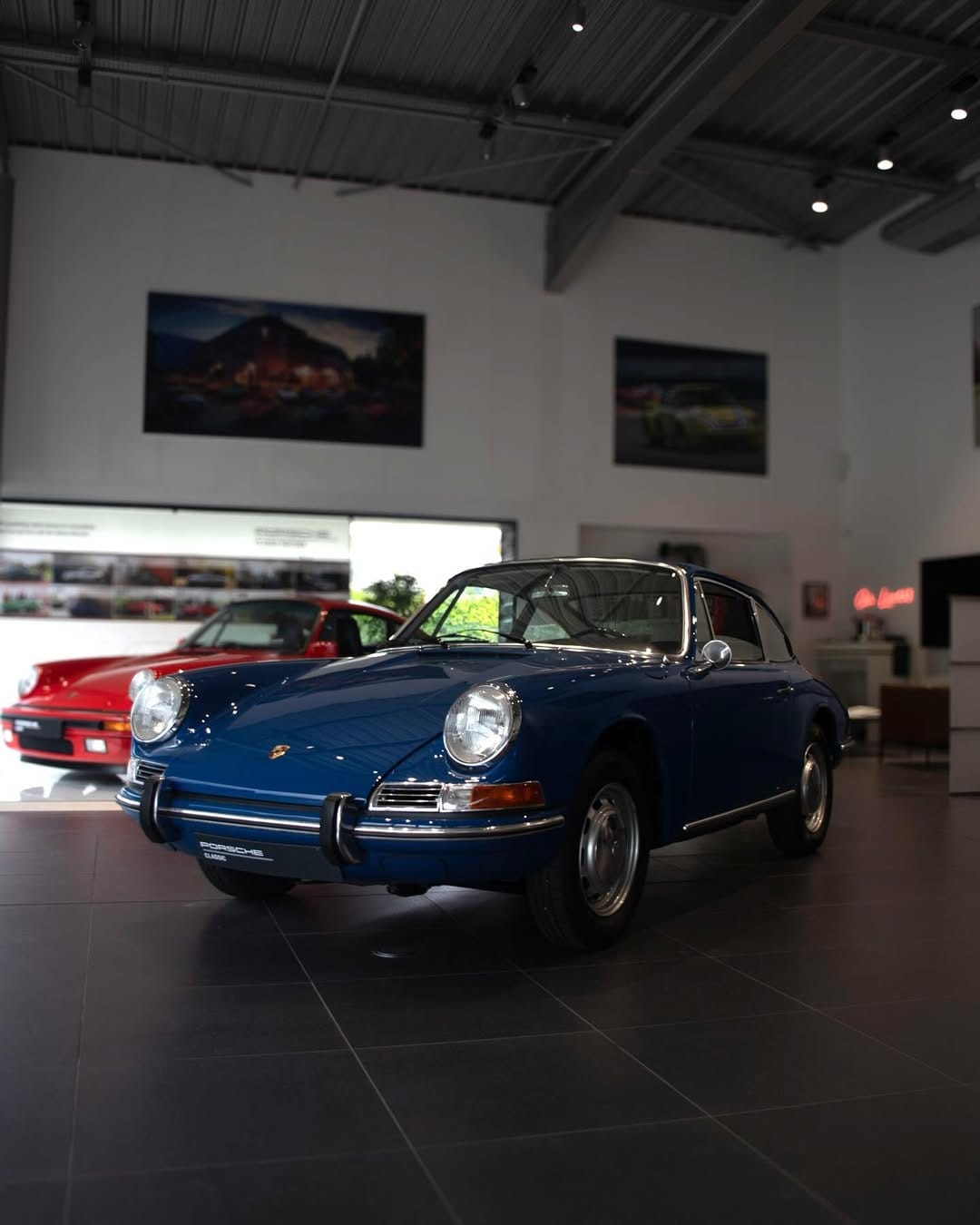 Post 5 by Centres Porsche Normandie - CAR LOVERS on Instagram (carousel)