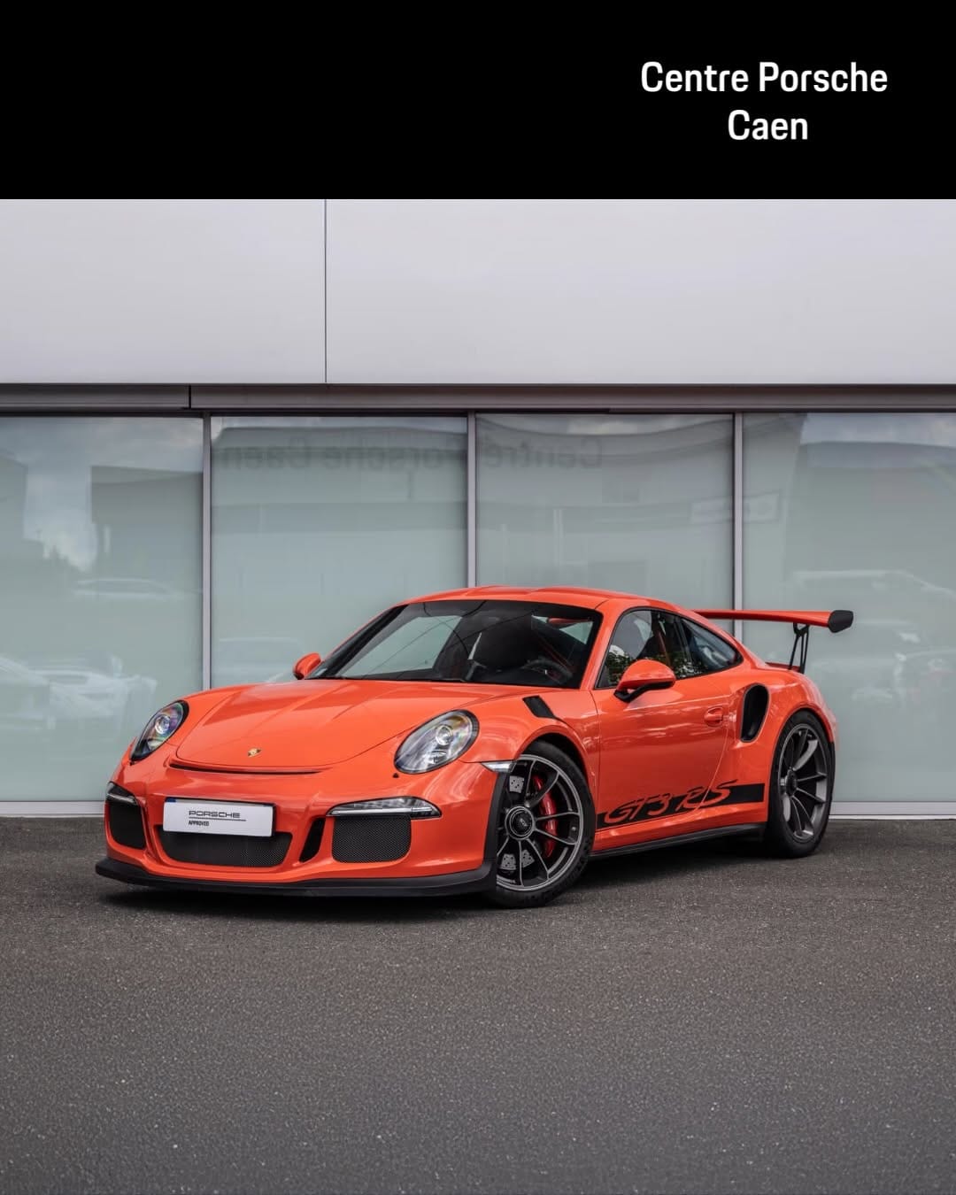 Post 2 by Centres Porsche Normandie - CAR LOVERS on Instagram (carousel)