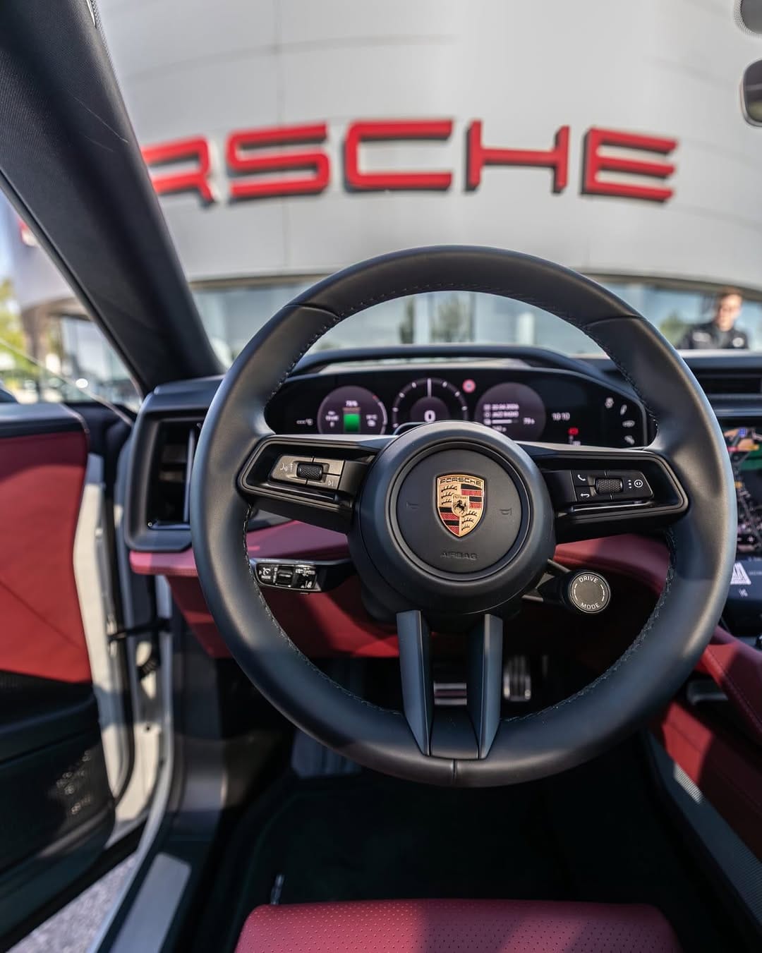 Post 9 by Centres Porsche Normandie - CAR LOVERS on Instagram (carousel)