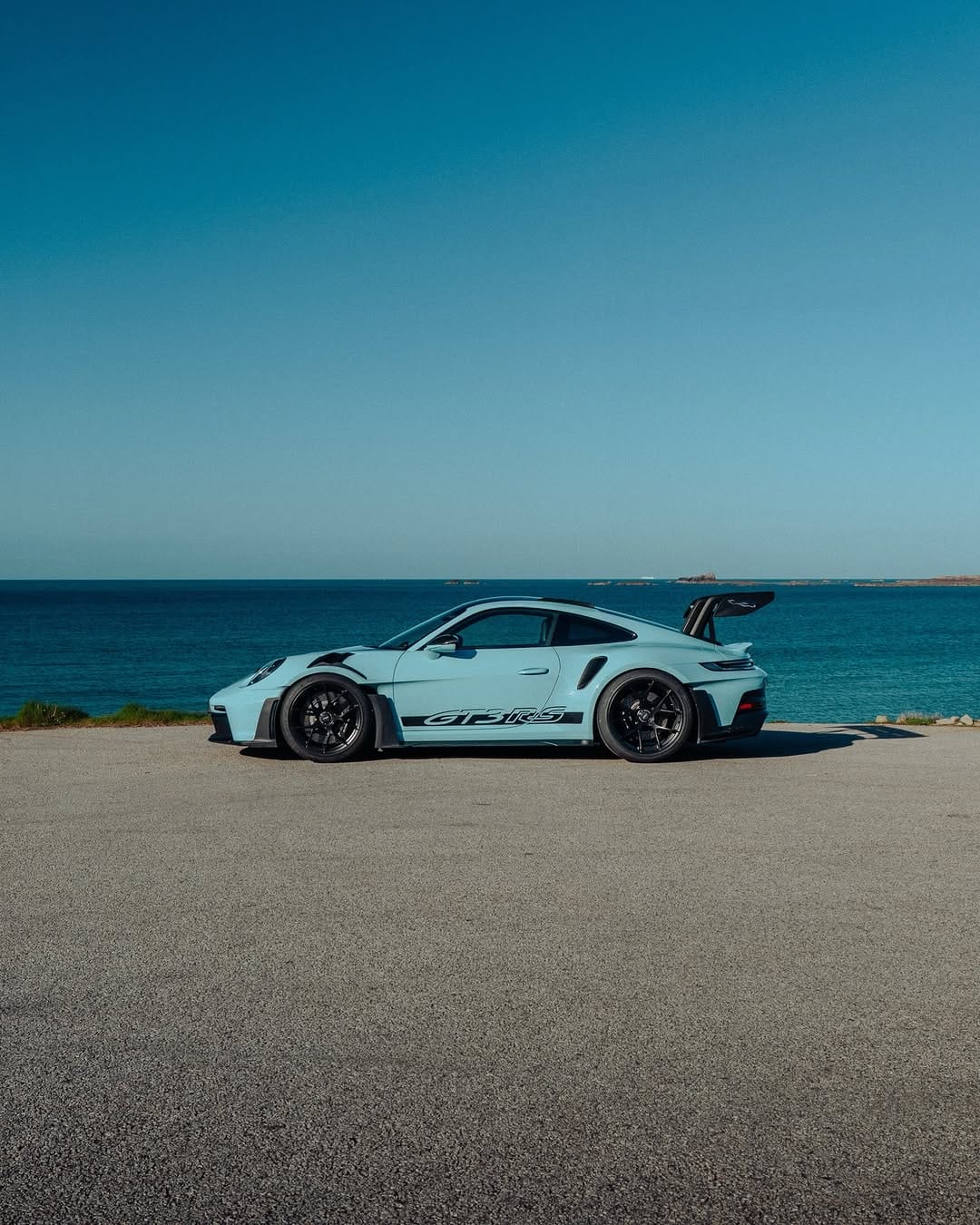 Post 7 by Centres Porsche Normandie - CAR LOVERS on Instagram (carousel)