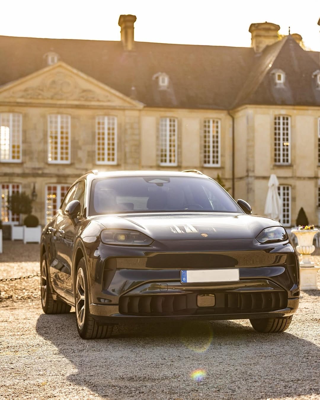 Post 10 by Centres Porsche Normandie - CAR LOVERS on Instagram (carousel)