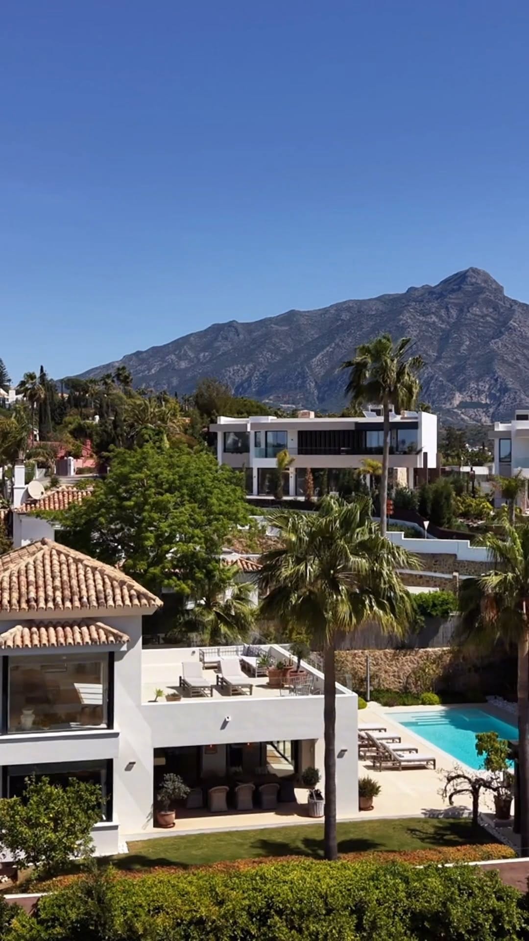 Post 10 by Engel & Völkers Marbella on Instagram (video)