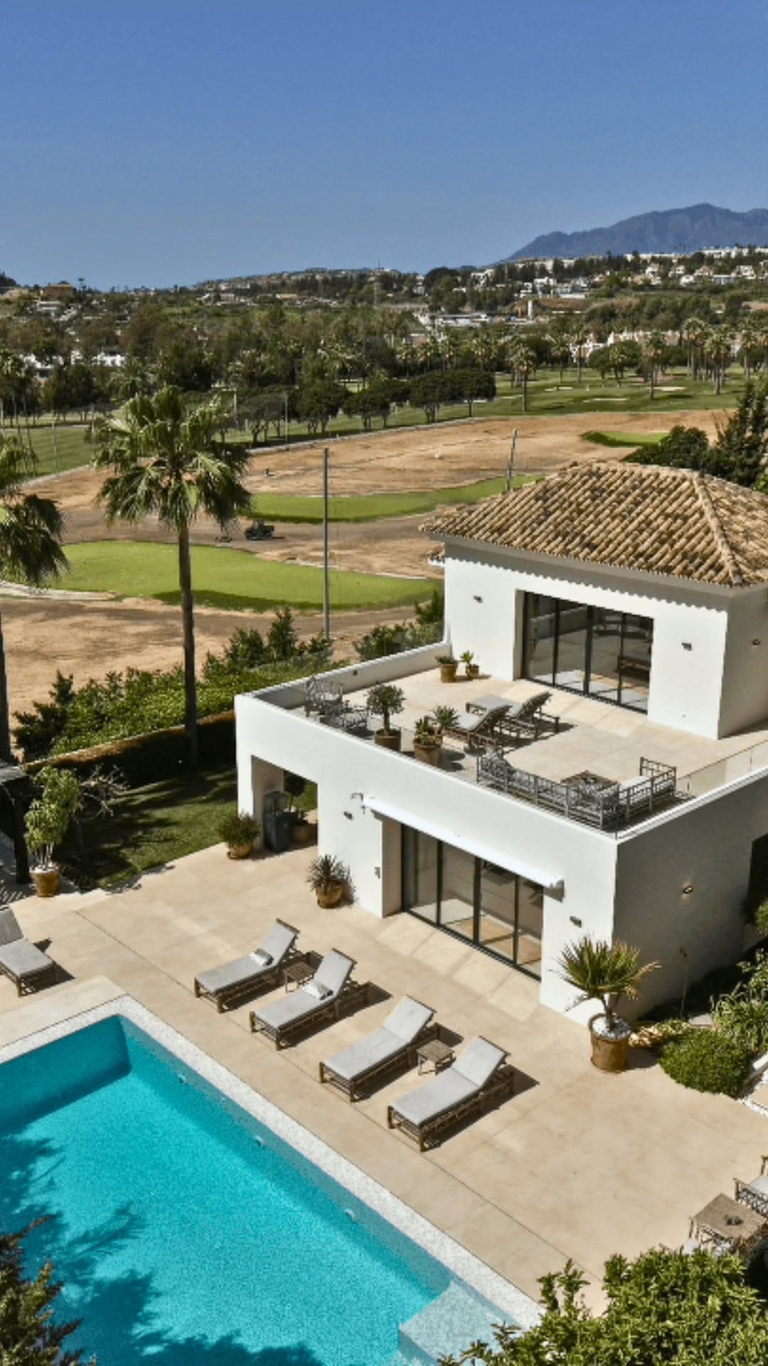 Post 1 by Engel & Völkers Marbella on Instagram (video)
