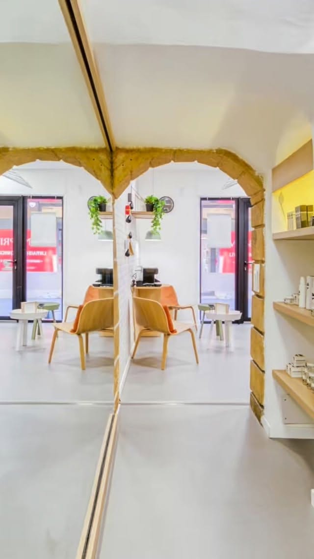 Post 3 by Le Comptoir du Visage on Instagram (video)