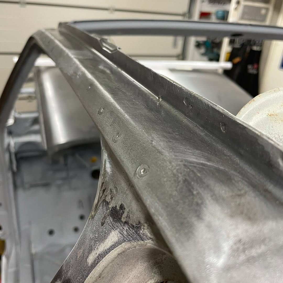 Post 4 by VW Caddy Mk1 Pick-Up Sauber on Instagram (carousel)