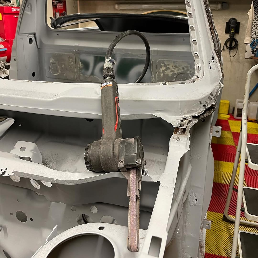 Post 8 by VW Caddy Mk1 Pick-Up Sauber on Instagram (carousel)