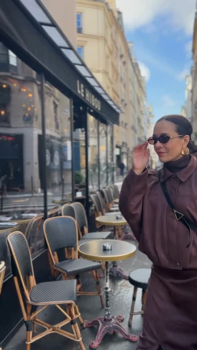 Post 5 by Paris Secreta on Instagram (video)
