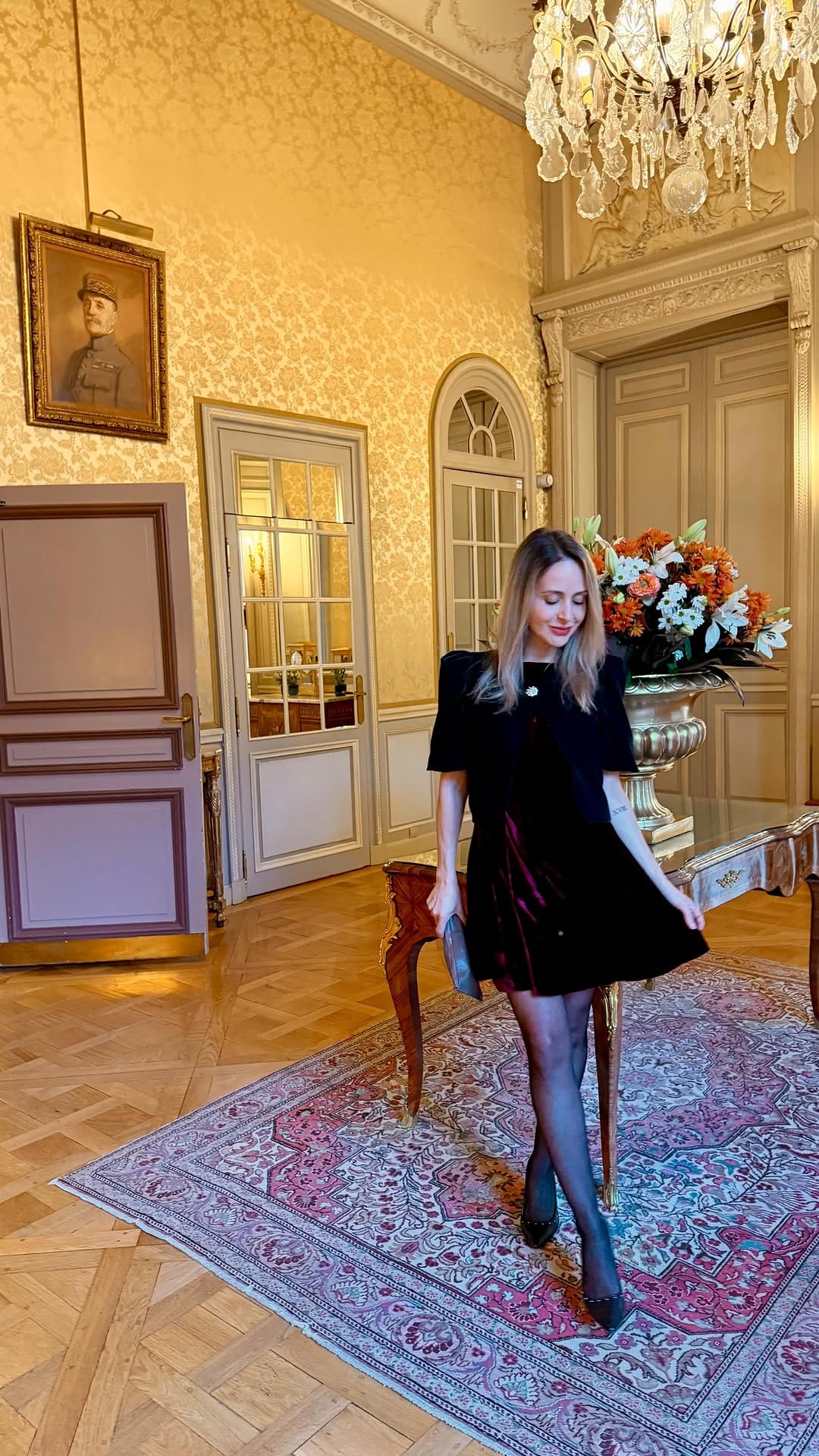 Post 7 by Paris Secreta on Instagram (video)