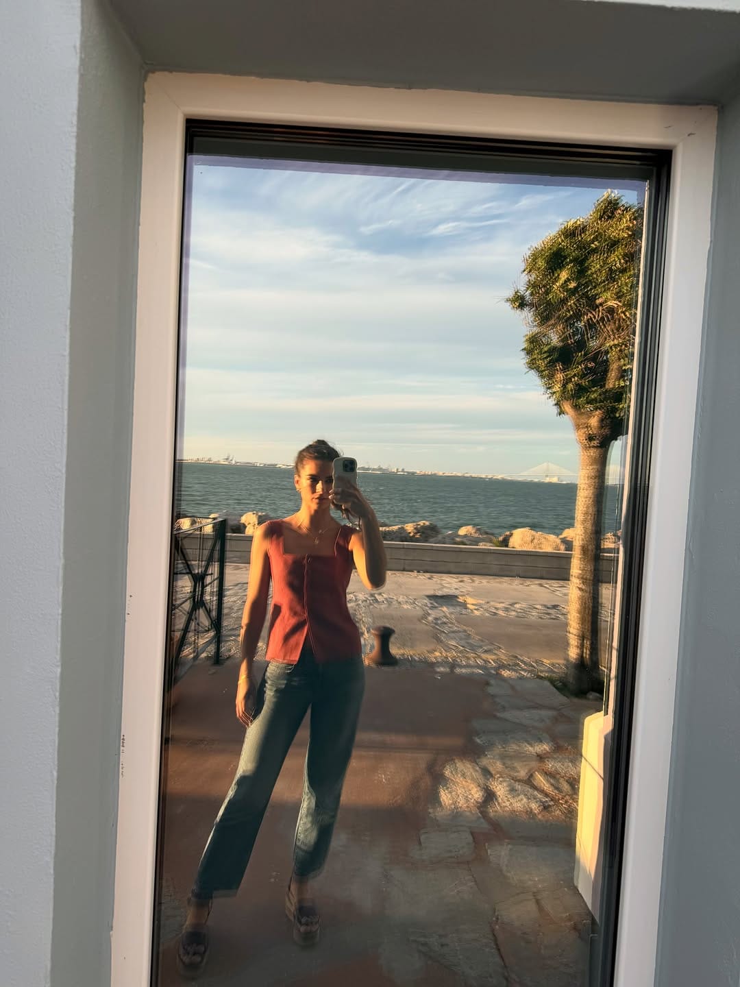 Post 10 by Sara Arrais on Instagram (carousel)