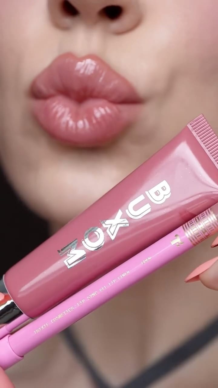 Post 2 by Sophia Claire on Instagram (video)