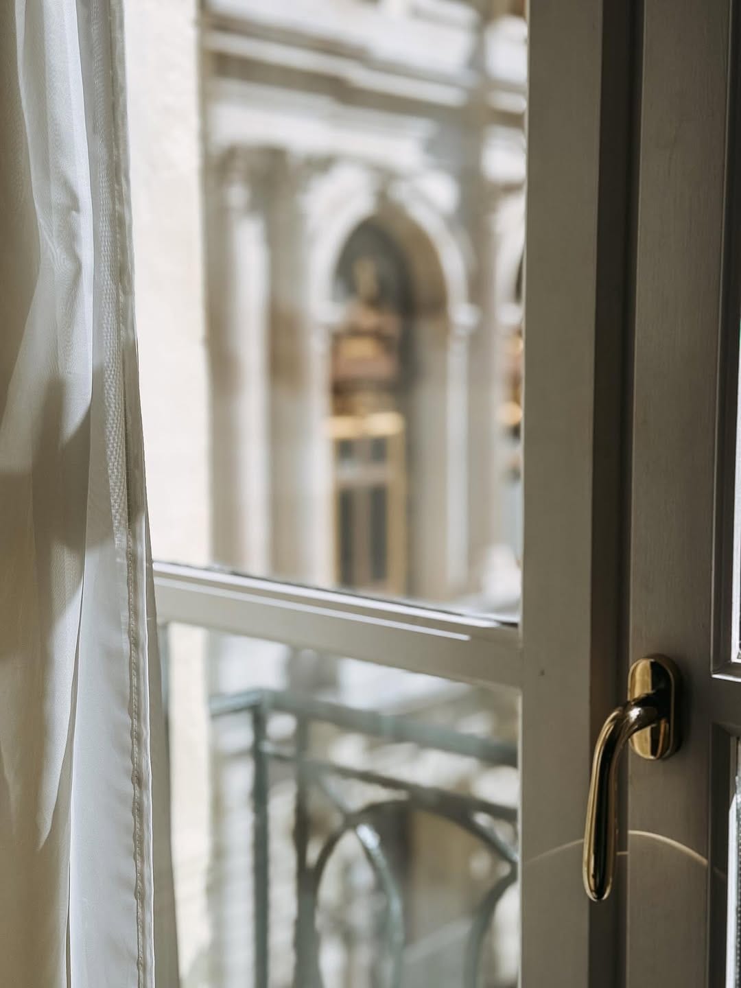 Post 10 by La Maison Favart**** on Instagram (carousel)