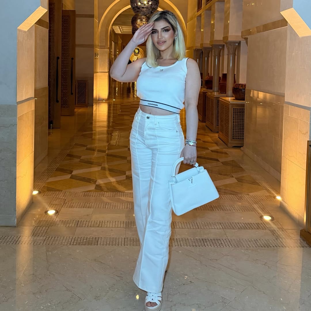 Post 2 by Olfa yahiaoui on Instagram (image)