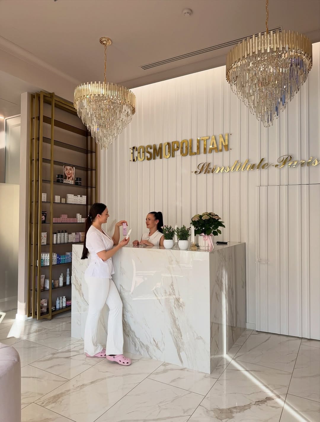 Post 5 by Skinstitute Paris on Instagram (carousel)