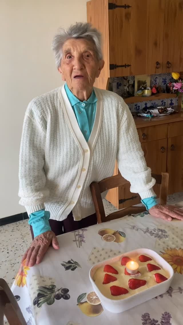 Post 7 by Emma Colberti on Instagram (video)
