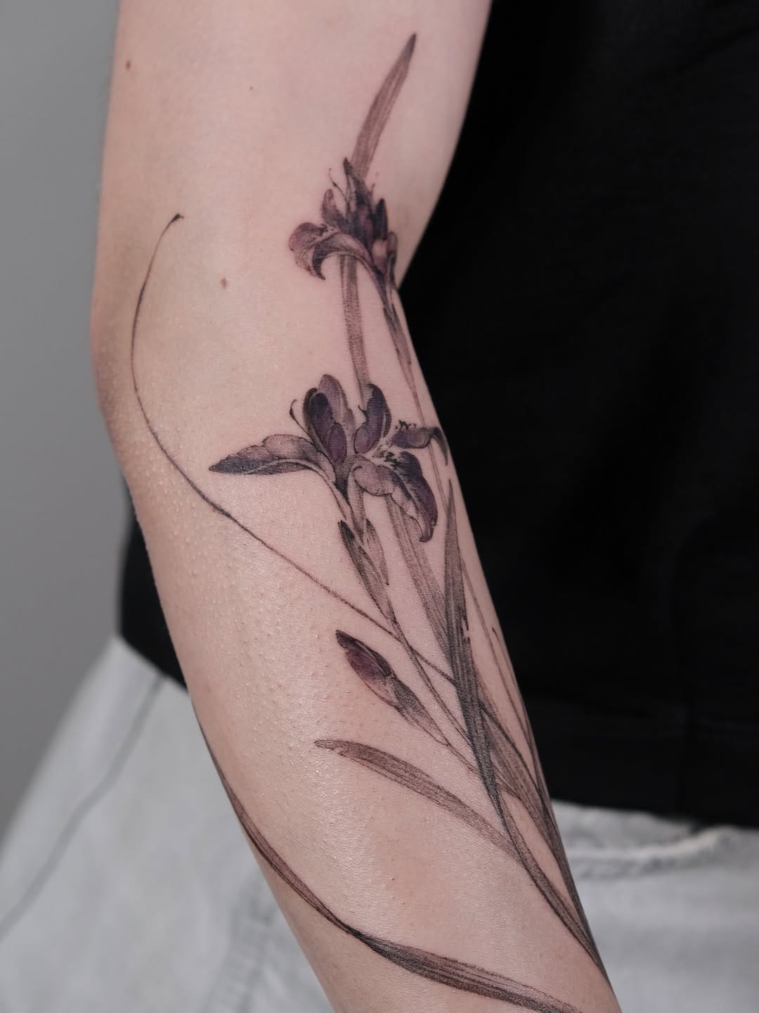 Post 7 by Flowers, leaves & microrealism • Warszawa on Instagram (carousel)