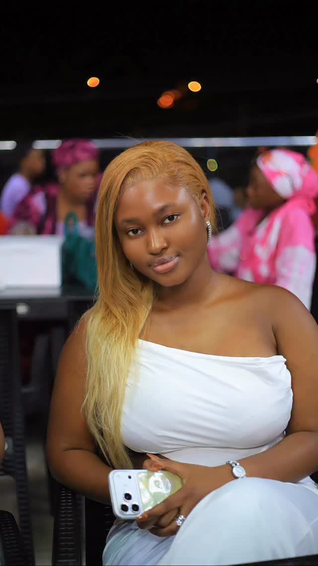 Post 4 by Awa Ouattara on Instagram (video)