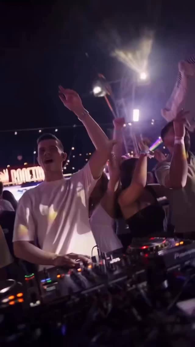 Post 8 by CARSEN on Instagram (video)