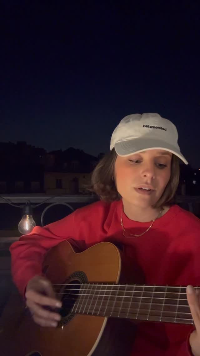 Post 9 by Emma Hoet on Instagram (video)