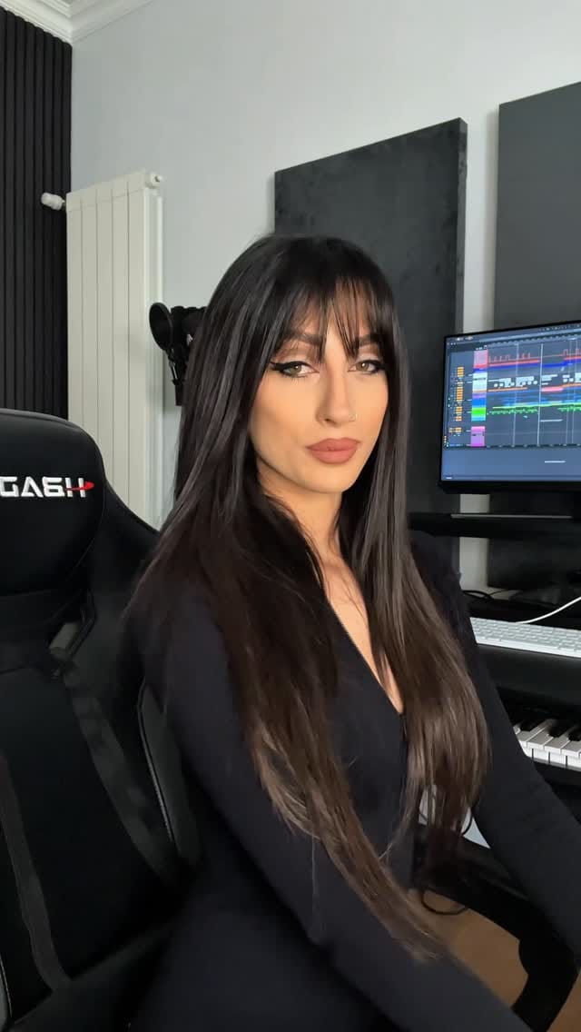 Post 2 by 𝐆𝐈𝐔𝐋𝐈𝐀 (𝐈𝐓) on Instagram (video)
