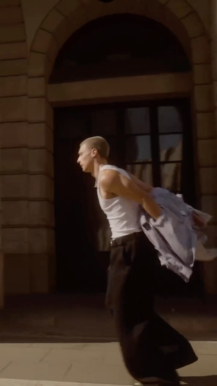 Post 10 by Filip Dudkiewicz on Instagram (video)