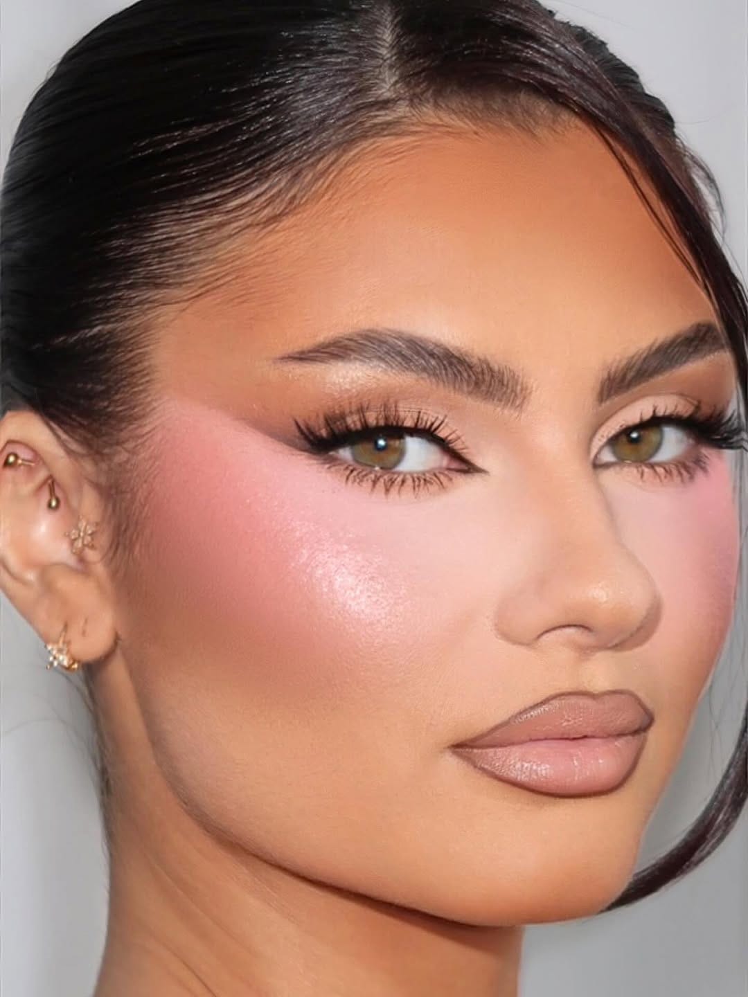 Post 6 by MEL MUA ✨ on Instagram (carousel)