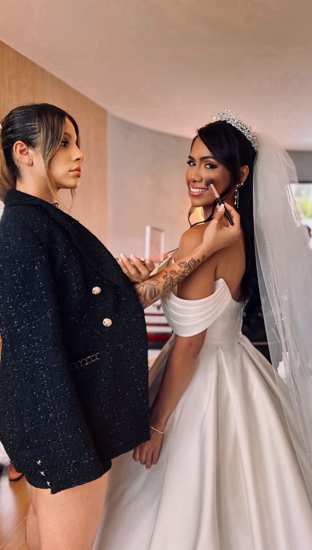 Post 2 by Marcella Alves on Instagram (video)