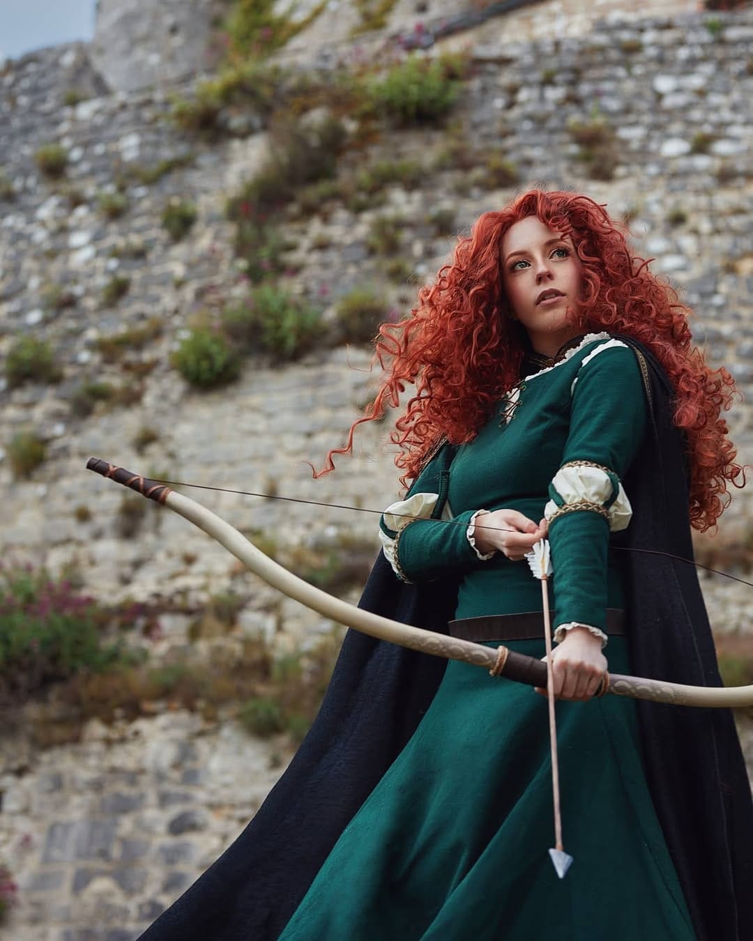 Post 4 by Cléo Cosplay on Instagram (carousel)