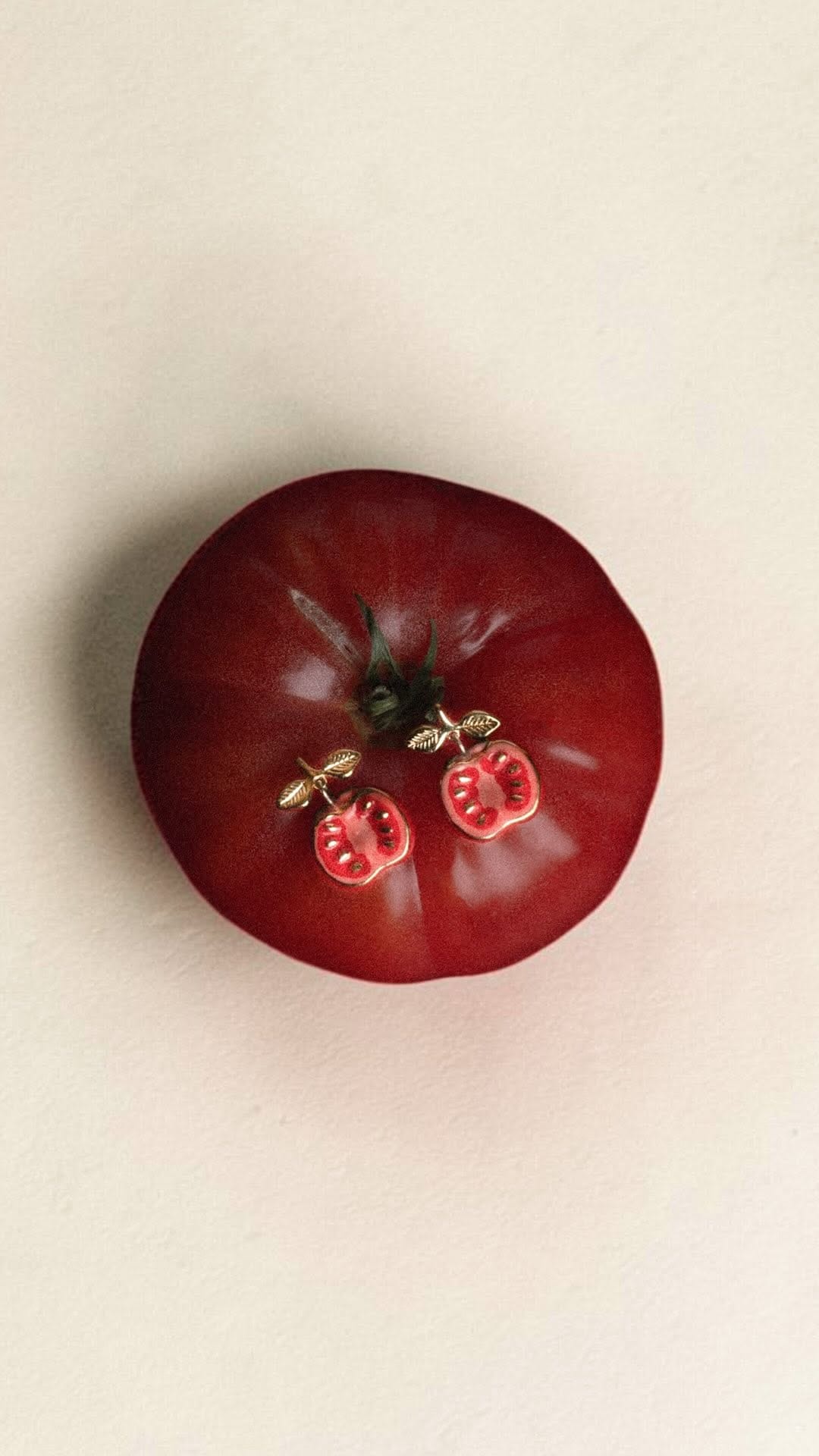 Post 9 by NACH - Bijoux en porcelaine on Instagram (video)