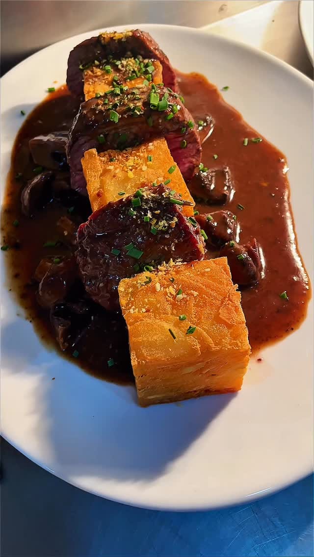 Post 10 by La Maison 218 | Restaurante Francês on Instagram (video)