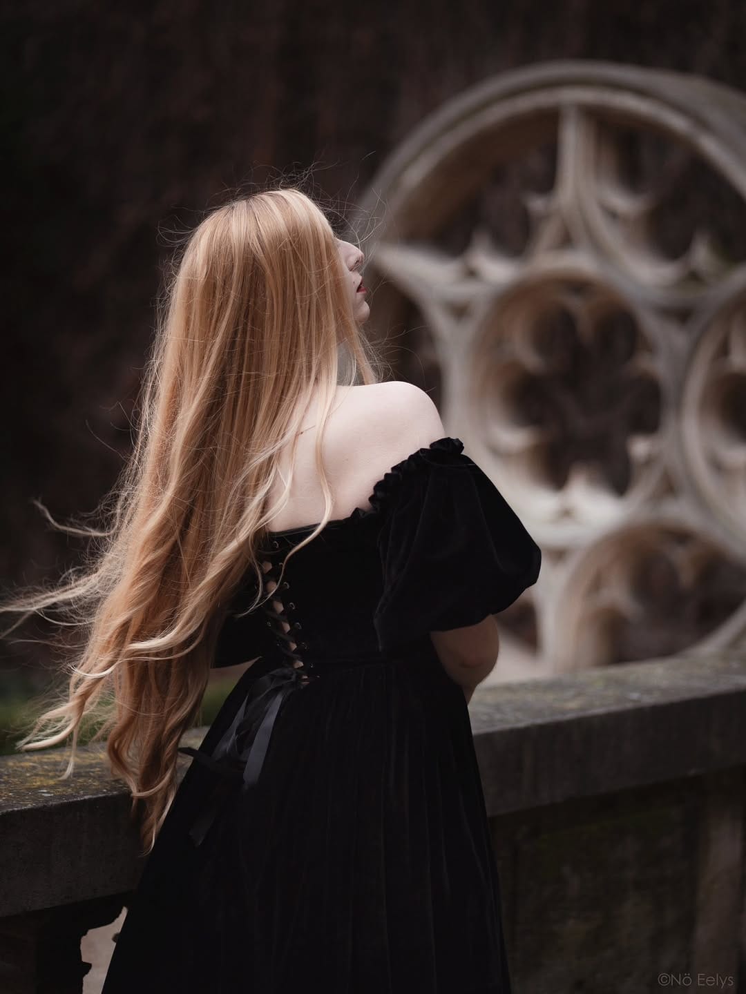 Post 5 by Nö Eelys • Model & Photographer 🌙 on Instagram (carousel)