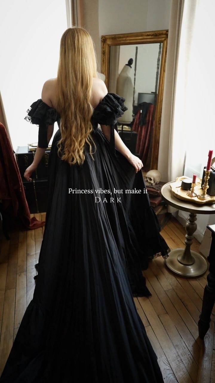 Post 9 by Nö Eelys • Model & Photographer 🌙 on Instagram (video)