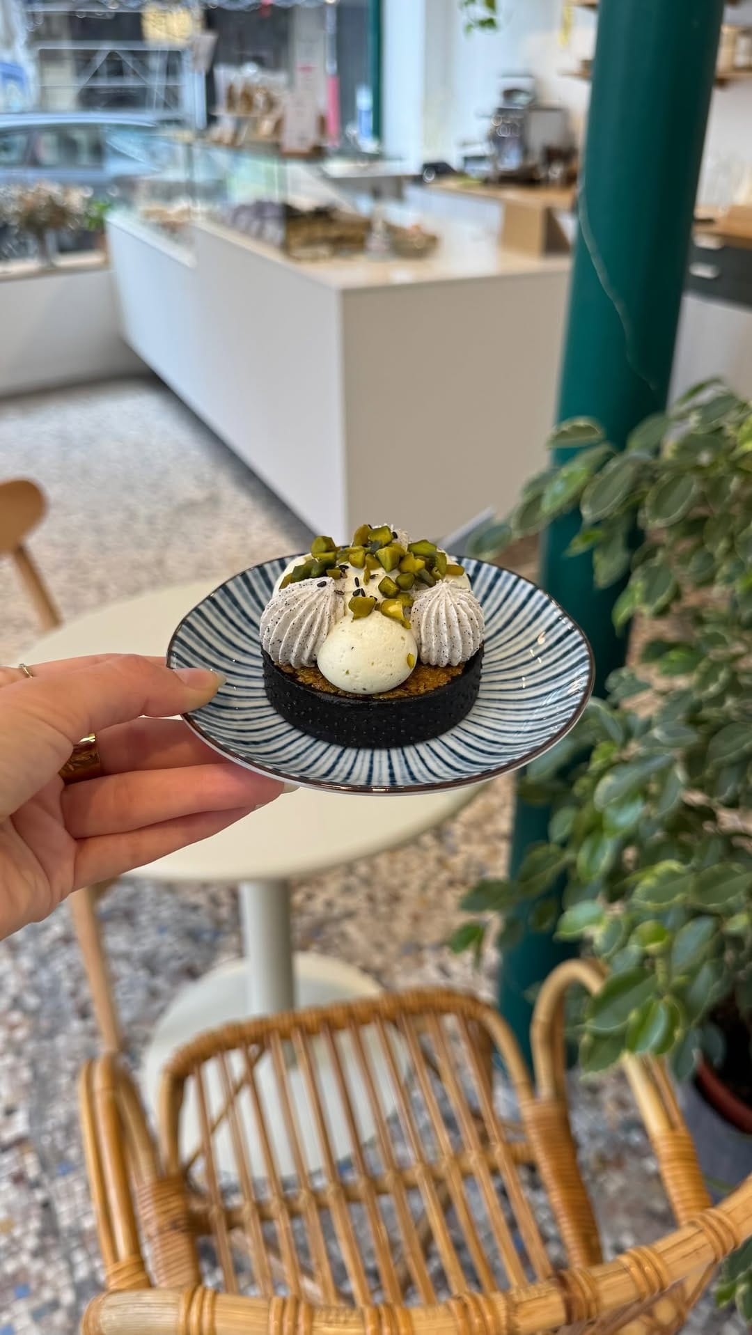 Post 5 by Anaïs – Bons plans food & city life on Instagram (video)